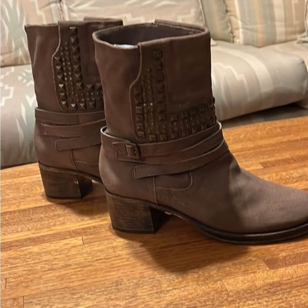 Vince Camuto Donato Suede Moto Ankle Boots 9.5B Coffee Women's Block Heel Boot